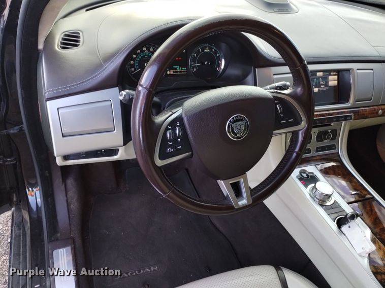 image for item DQ6104 2015 Jaguar  XF 