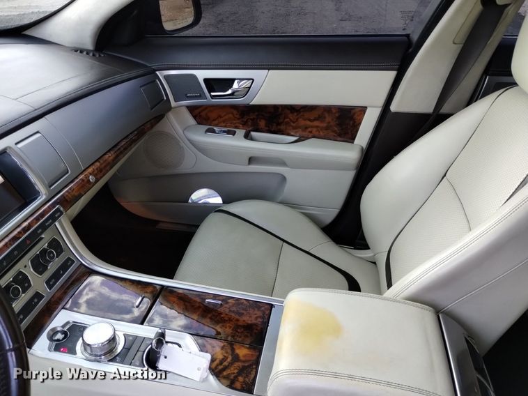 image for item DQ6104 2015 Jaguar  XF 