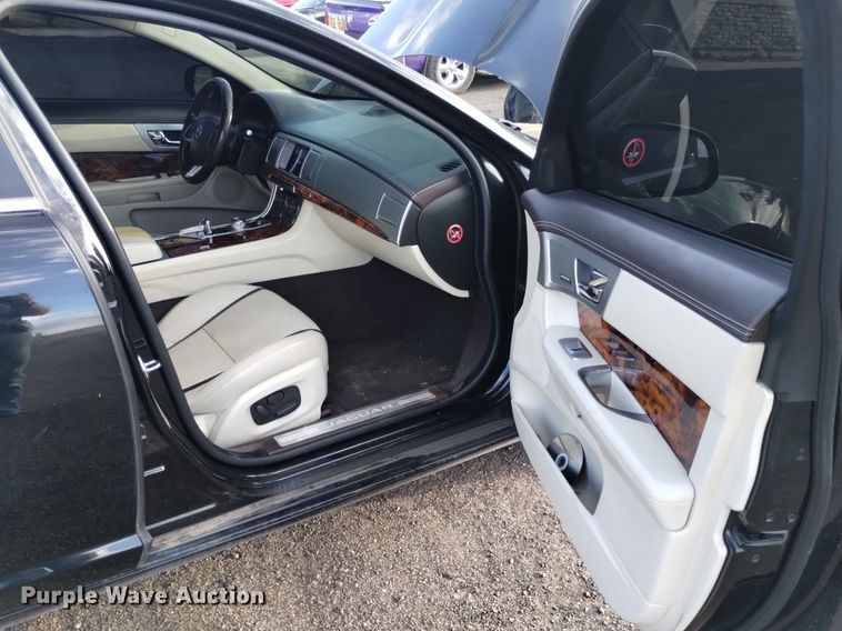 image for item DQ6104 2015 Jaguar  XF 