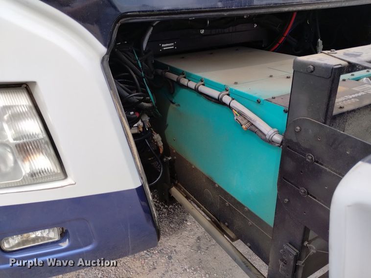 image for item DQ6107 2009 Safari  Cheetah RV