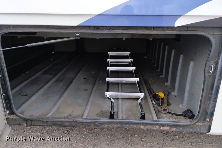 image for item DQ6107 2009 Safari  Cheetah RV