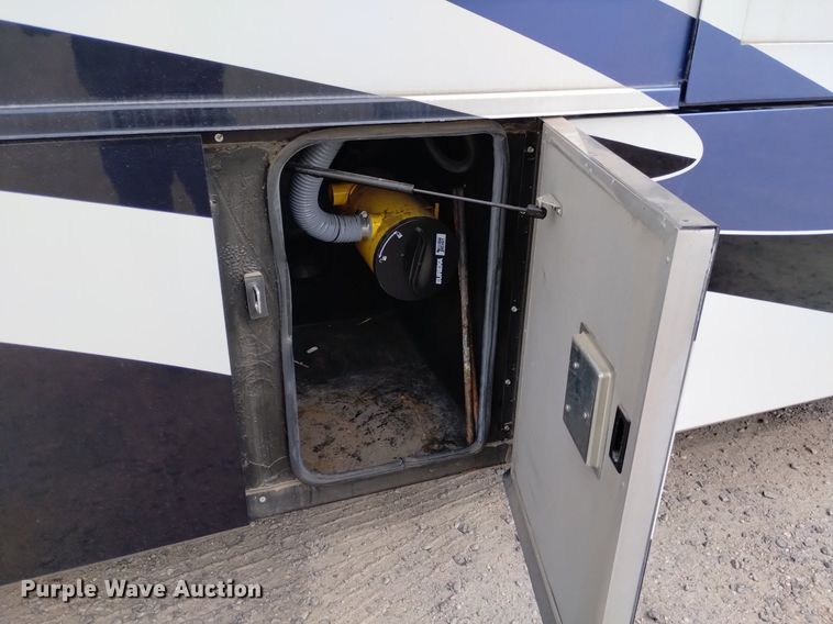 image for item DQ6107 2009 Safari  Cheetah RV