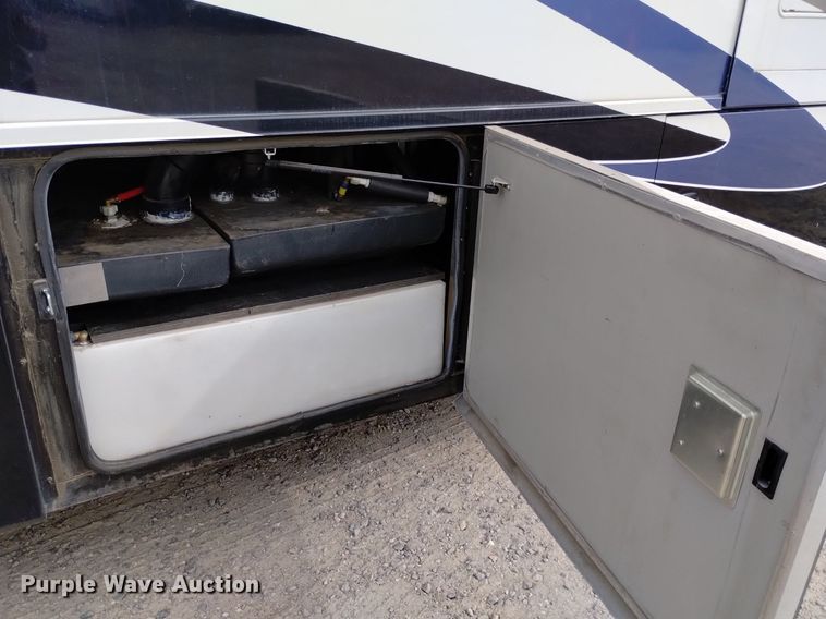 image for item DQ6107 2009 Safari  Cheetah RV