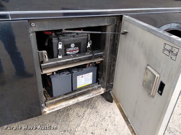 image for item DQ6107 2009 Safari  Cheetah RV