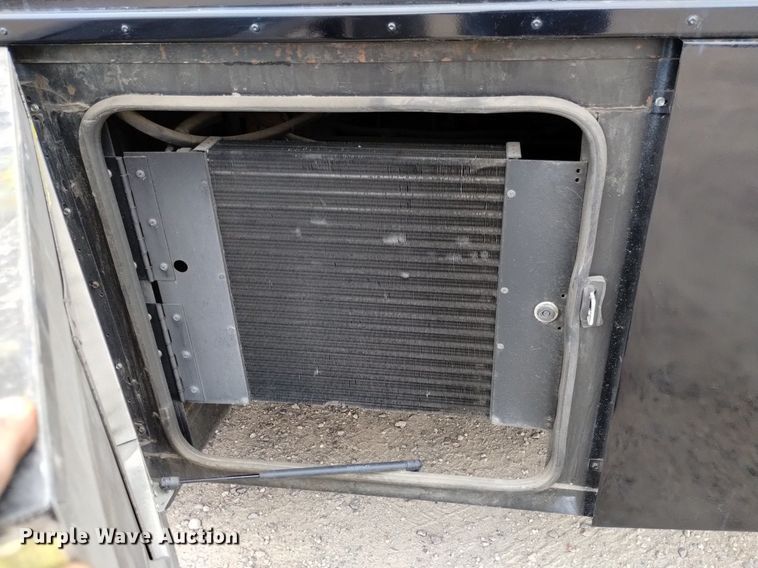 image for item DQ6107 2009 Safari  Cheetah RV