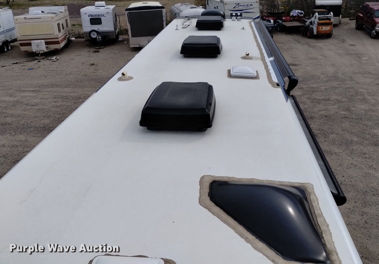 image for item DQ6107 2009 Safari  Cheetah RV