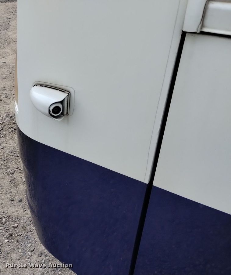 image for item DQ6107 2009 Safari  Cheetah RV