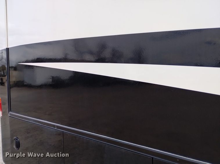 image for item DQ6107 2009 Safari  Cheetah RV