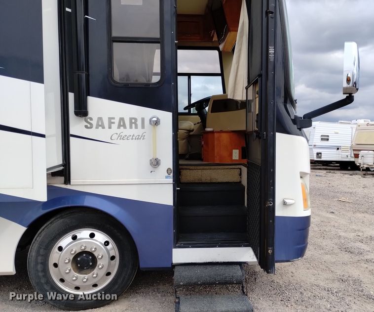 image for item DQ6107 2009 Safari  Cheetah RV