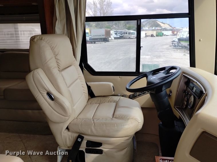 image for item DQ6107 2009 Safari  Cheetah RV