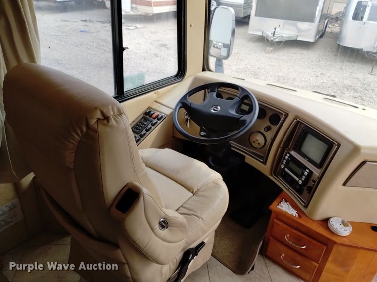 image for item DQ6107 2009 Safari  Cheetah RV