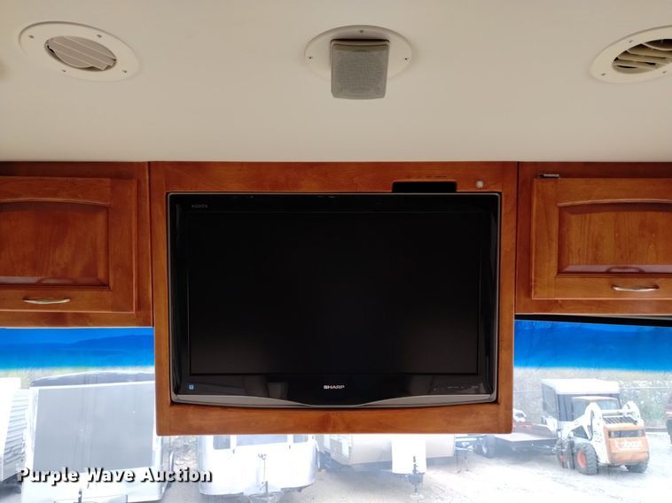 image for item DQ6107 2009 Safari  Cheetah RV