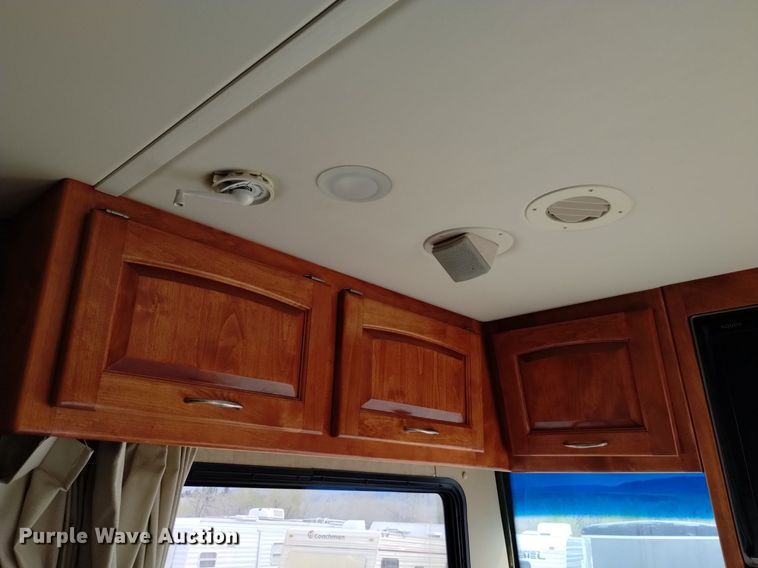 image for item DQ6107 2009 Safari  Cheetah RV