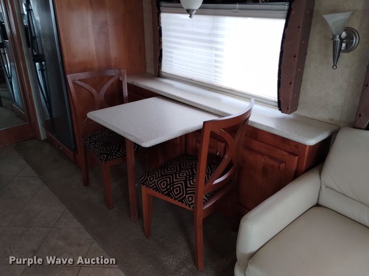 image for item DQ6107 2009 Safari  Cheetah RV