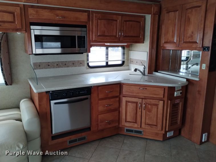 image for item DQ6107 2009 Safari  Cheetah RV