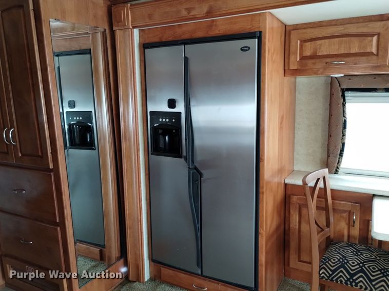 image for item DQ6107 2009 Safari  Cheetah RV