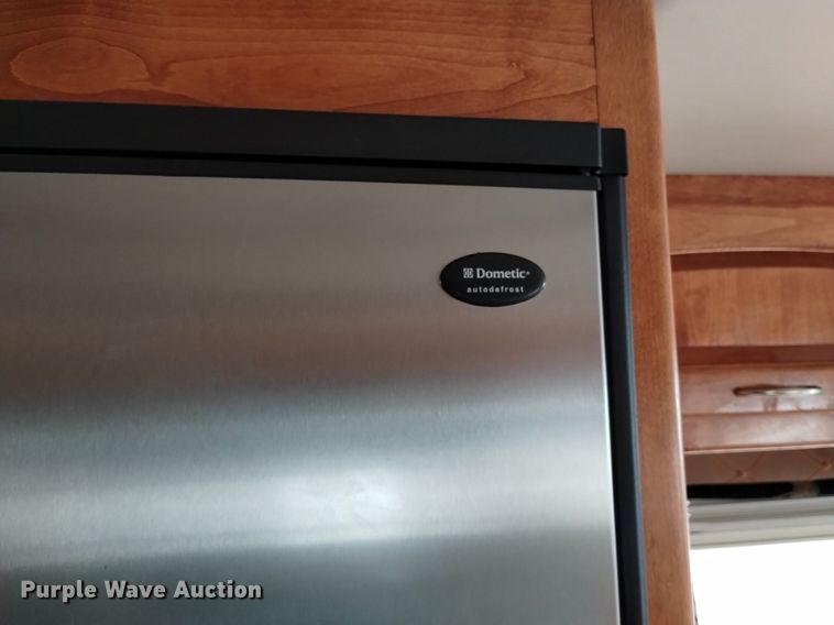 image for item DQ6107 2009 Safari  Cheetah RV