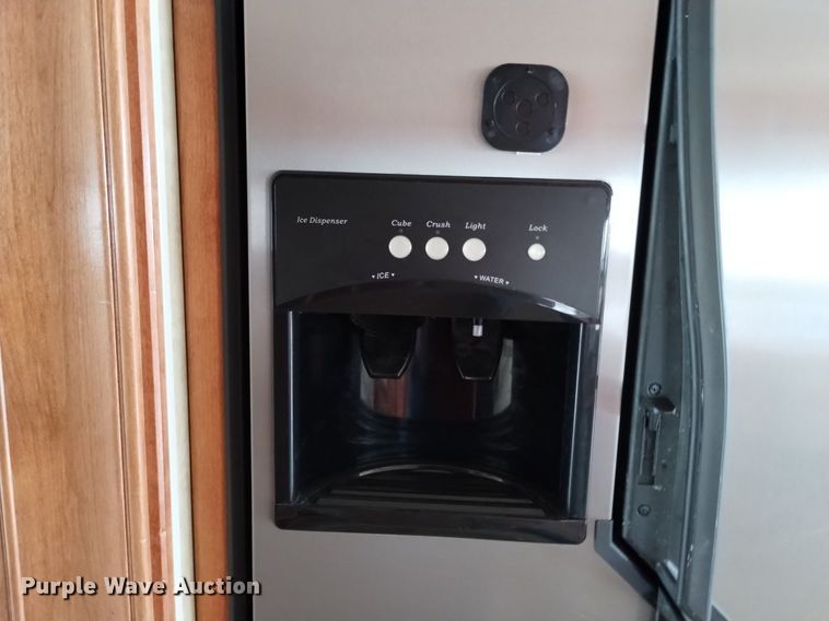 image for item DQ6107 2009 Safari  Cheetah RV