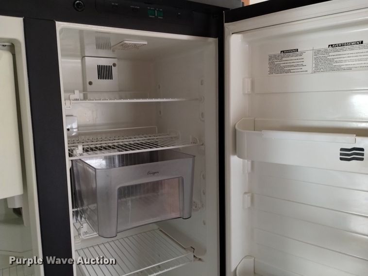 image for item DQ6107 2009 Safari  Cheetah RV