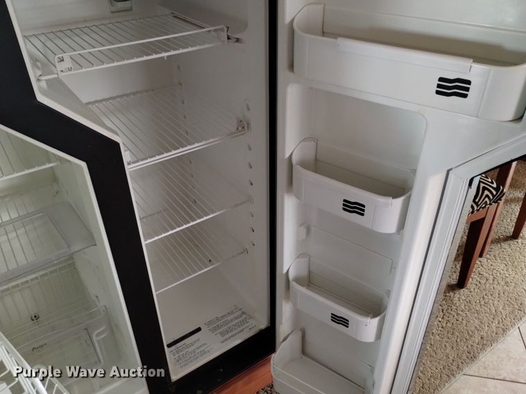 image for item DQ6107 2009 Safari  Cheetah RV