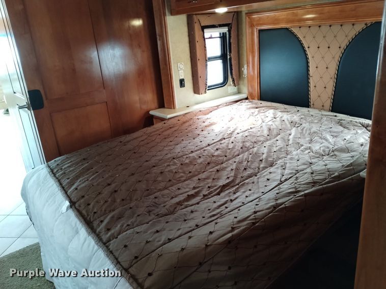 image for item DQ6107 2009 Safari  Cheetah RV