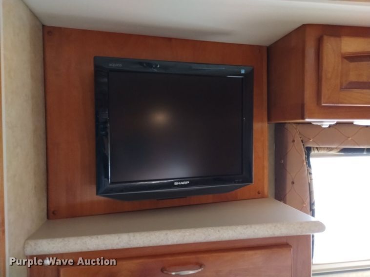 image for item DQ6107 2009 Safari  Cheetah RV