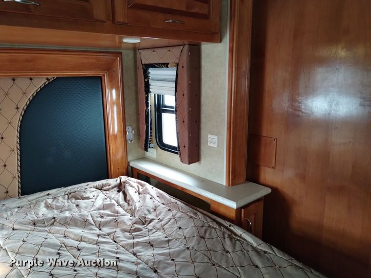 image for item DQ6107 2009 Safari  Cheetah RV