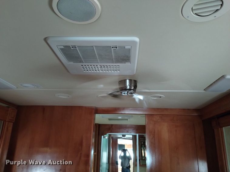 image for item DQ6107 2009 Safari  Cheetah RV