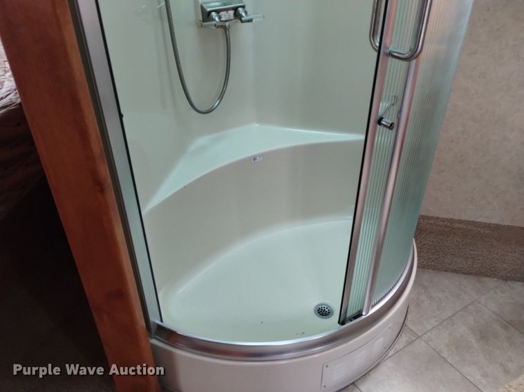 image for item DQ6107 2009 Safari  Cheetah RV