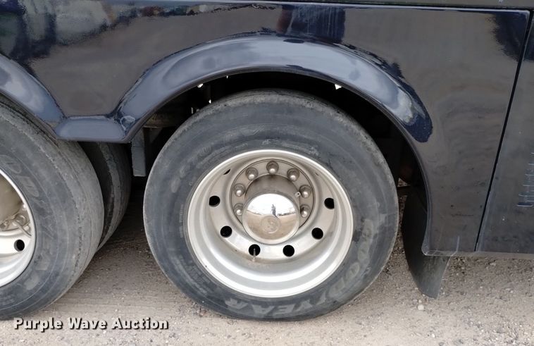 image for item DQ6107 2009 Safari  Cheetah RV