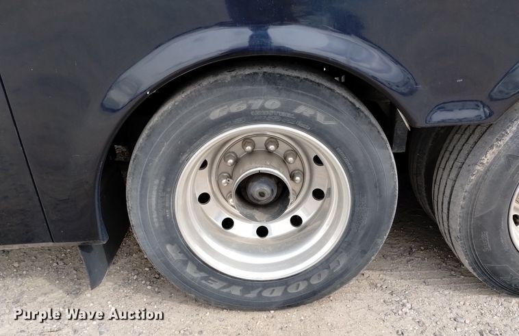 image for item DQ6107 2009 Safari  Cheetah RV