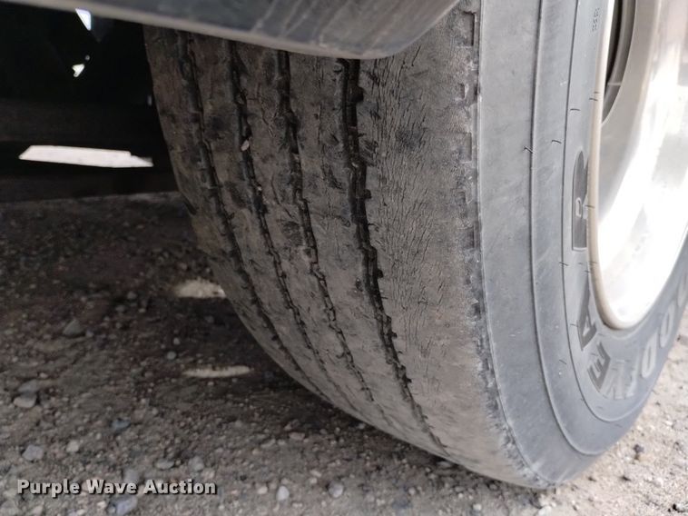 image for item DQ6107 2009 Safari  Cheetah RV