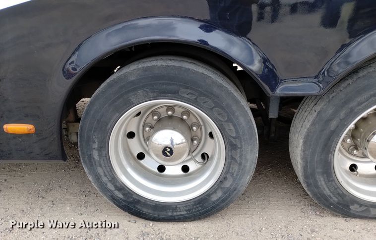 image for item DQ6107 2009 Safari  Cheetah RV