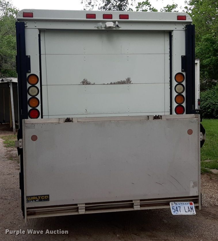 image for item DQ7066 2004 Workhorse  P42 delivery truck