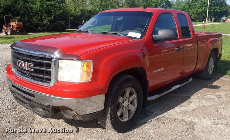 image for item DQ7099 2011 GMC Sierra 1500 Ext. Cab pickup truck