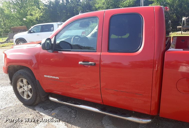 image for item DQ7099 2011 GMC Sierra 1500 Ext. Cab pickup truck