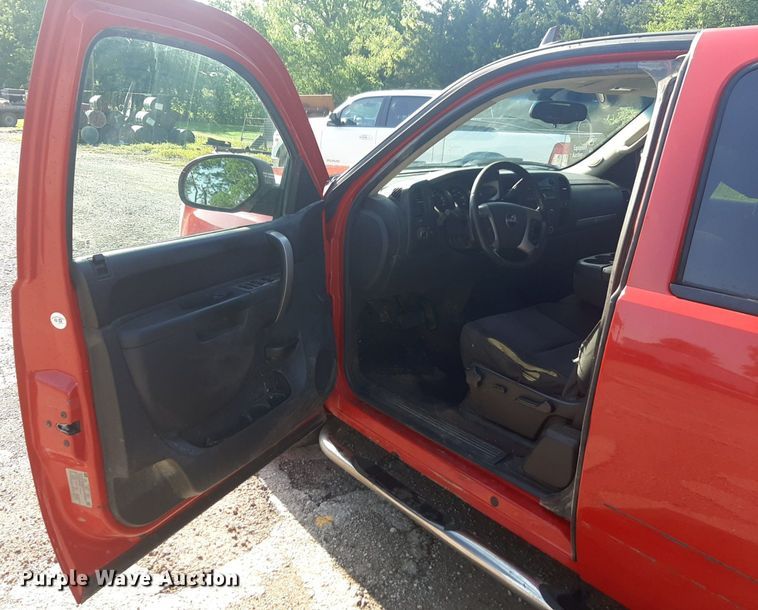 image for item DQ7099 2011 GMC Sierra 1500 Ext. Cab pickup truck