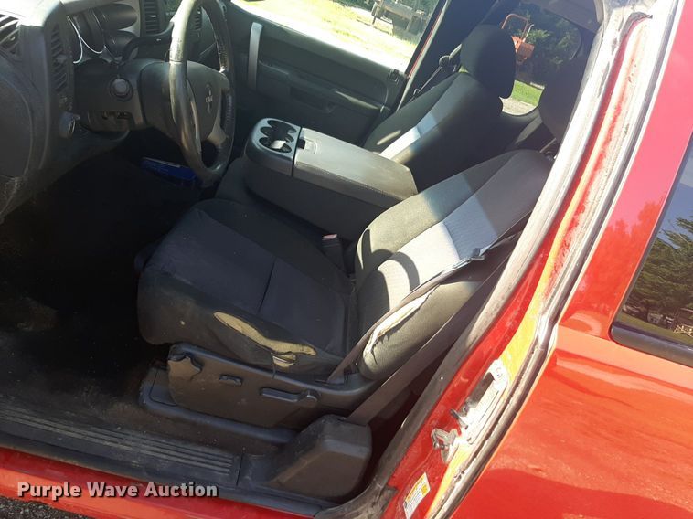 image for item DQ7099 2011 GMC Sierra 1500 Ext. Cab pickup truck