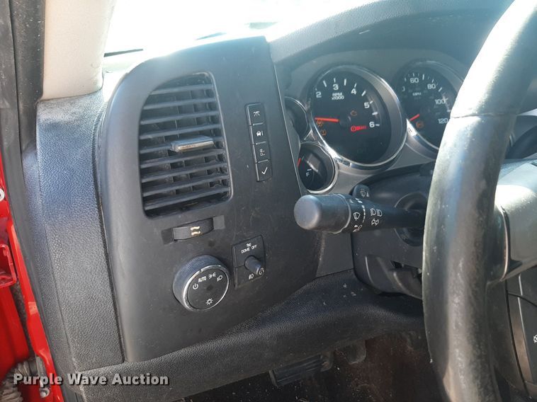 image for item DQ7099 2011 GMC Sierra 1500 Ext. Cab pickup truck