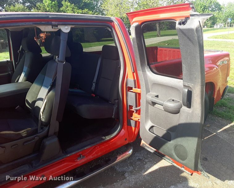 image for item DQ7099 2011 GMC Sierra 1500 Ext. Cab pickup truck