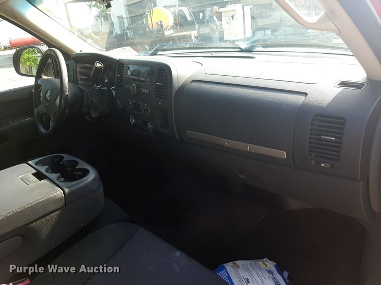 image for item DQ7099 2011 GMC Sierra 1500 Ext. Cab pickup truck