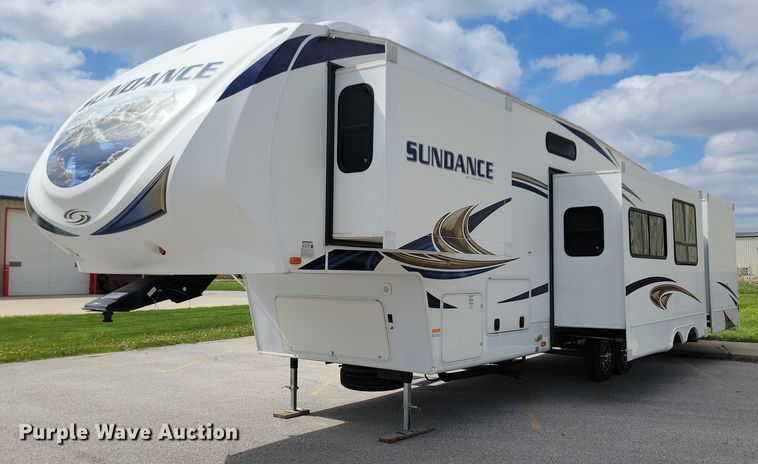 image for item DR4300 2012 Heartland Sundance 3300CK camper
