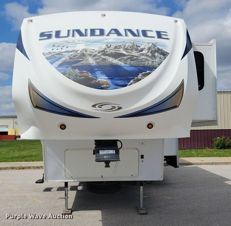 image for item DR4300 2012 Heartland Sundance 3300CK camper