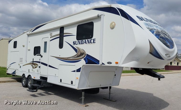 image for item DR4300 2012 Heartland Sundance 3300CK camper
