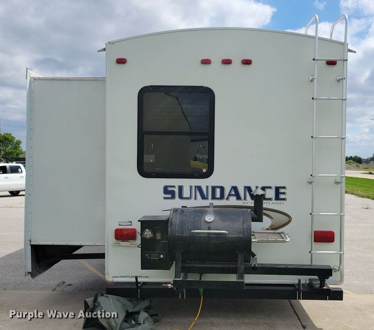 image for item DR4300 2012 Heartland Sundance 3300CK camper