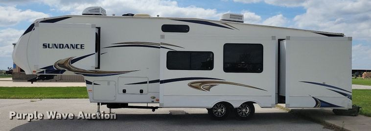 image for item DR4300 2012 Heartland Sundance 3300CK camper