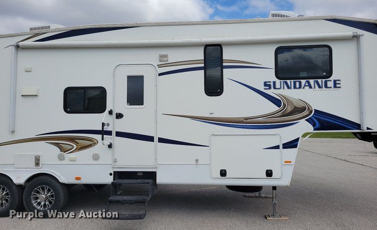 image for item DR4300 2012 Heartland Sundance 3300CK camper