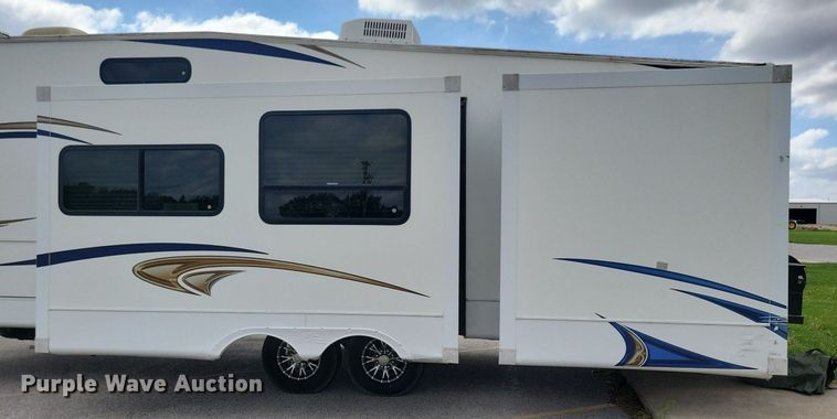 image for item DR4300 2012 Heartland Sundance 3300CK camper