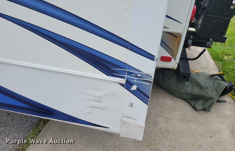 image for item DR4300 2012 Heartland Sundance 3300CK camper