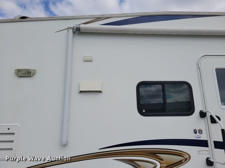 image for item DR4300 2012 Heartland Sundance 3300CK camper